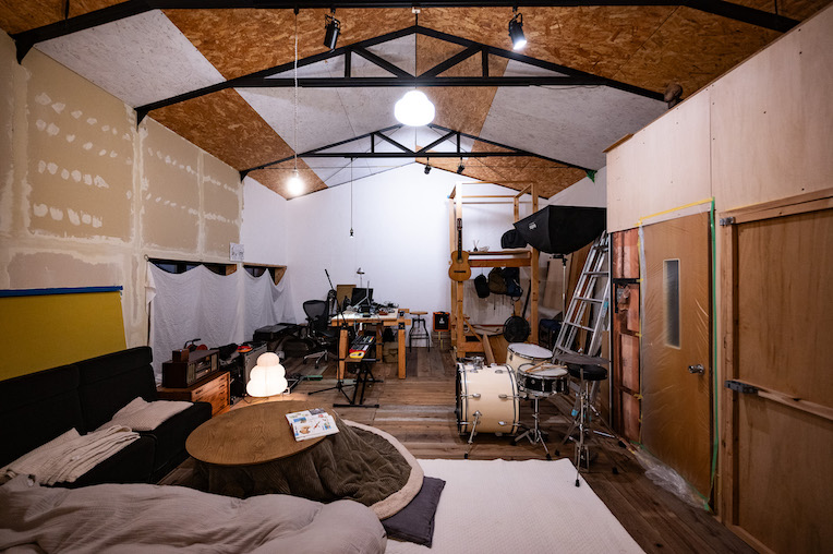 DIYで住居兼仕事場に改修したガレージ2階